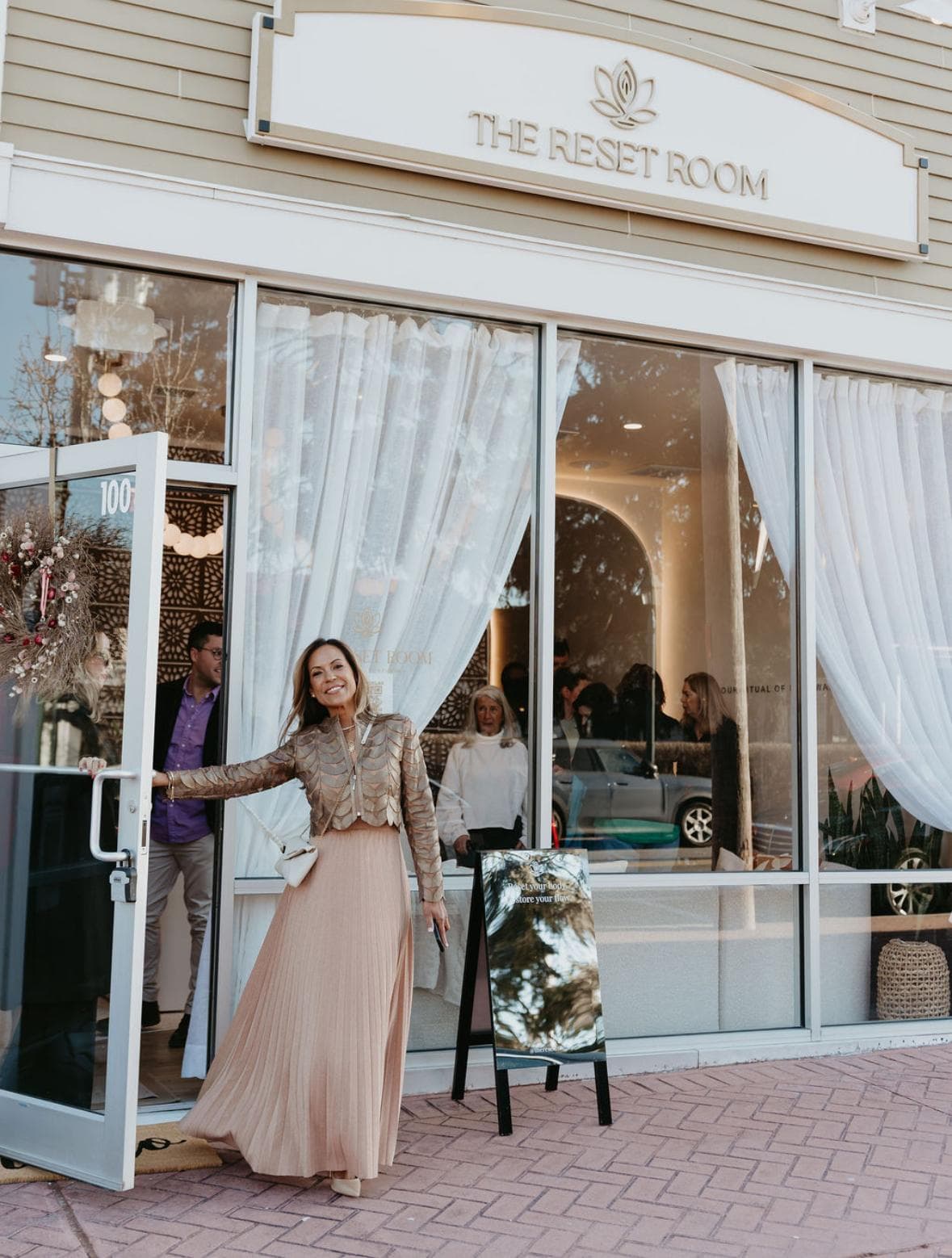 Grand Opening, photo 1